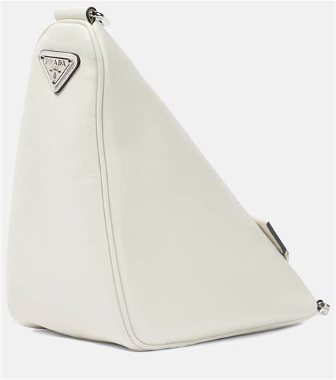 prada borsa triangolare|Borsa a spalla Prada Triangle in pelle in Bianco .